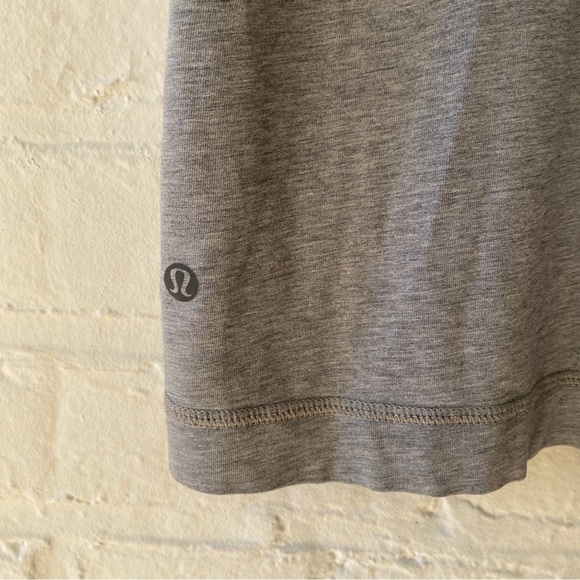 Lululemon || V-Neck Short Sleeve T-shirt Tee Heather Gray L / XL - Picture 3 of 6